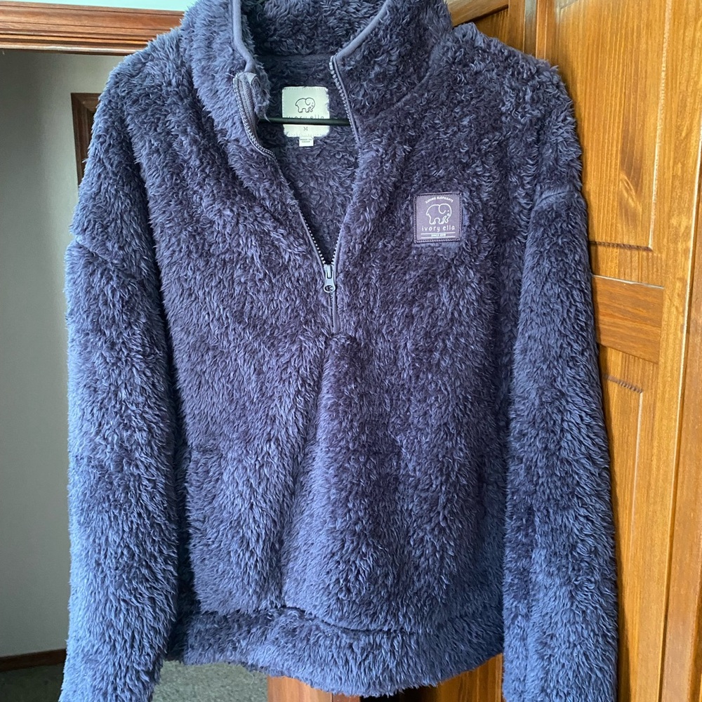 Ivory Ella Navy Sherpa Pullover, NWOT